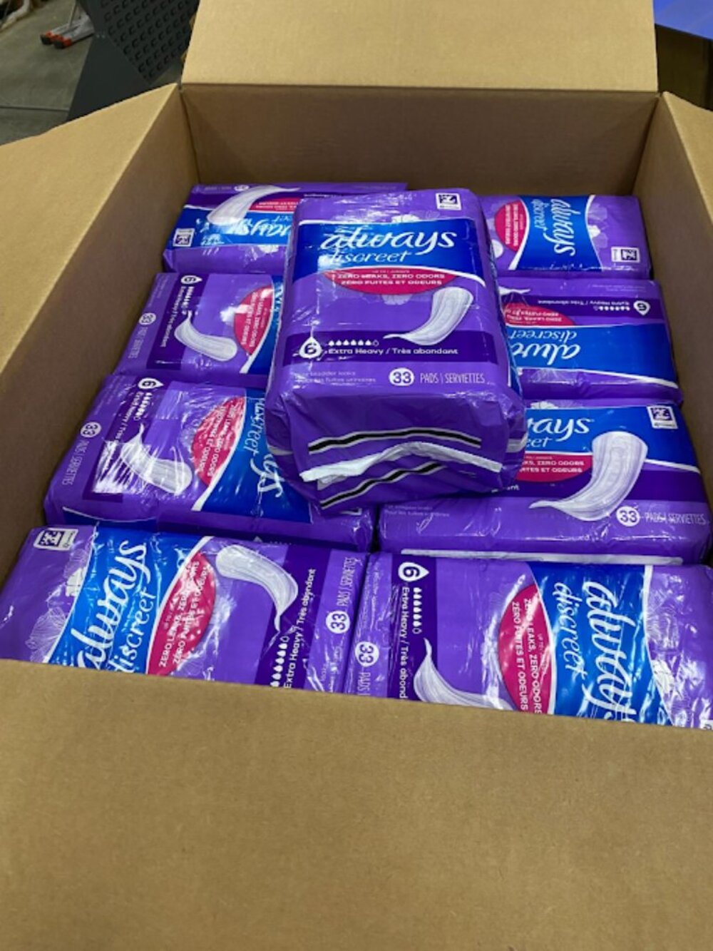 Always Discreet Incontinence Pads for Women and Postpartum Pads, Extra Heavy, 33 - Picture 2 of 2